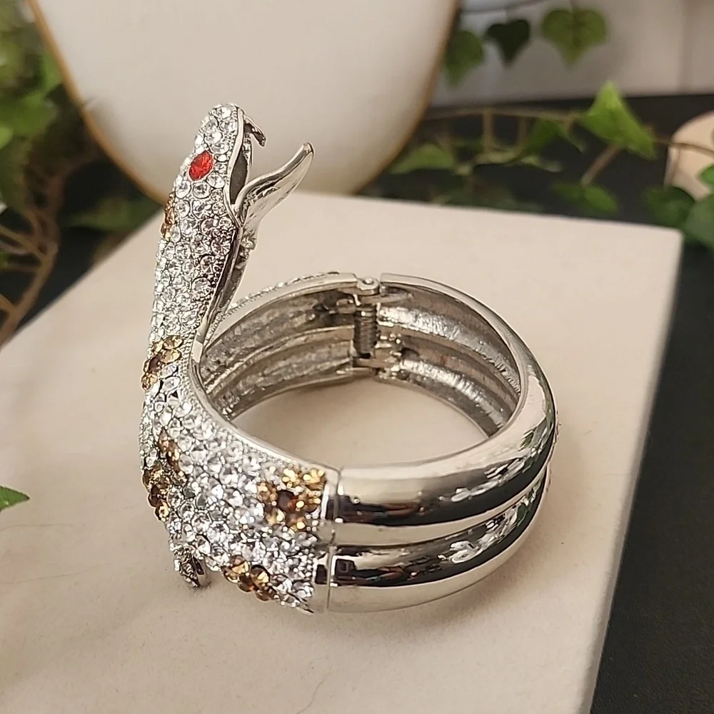 Vintage Silver Crystal Cobra Snake Hinge / Clamper Bracelet